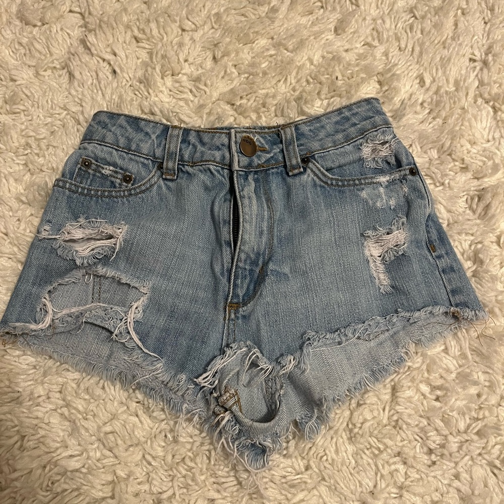 High waisted ripped jeans